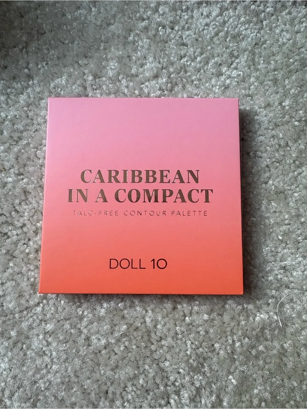 Doll 10 Caribbean in a Compact Bronzer & Highlight Palette - Pink